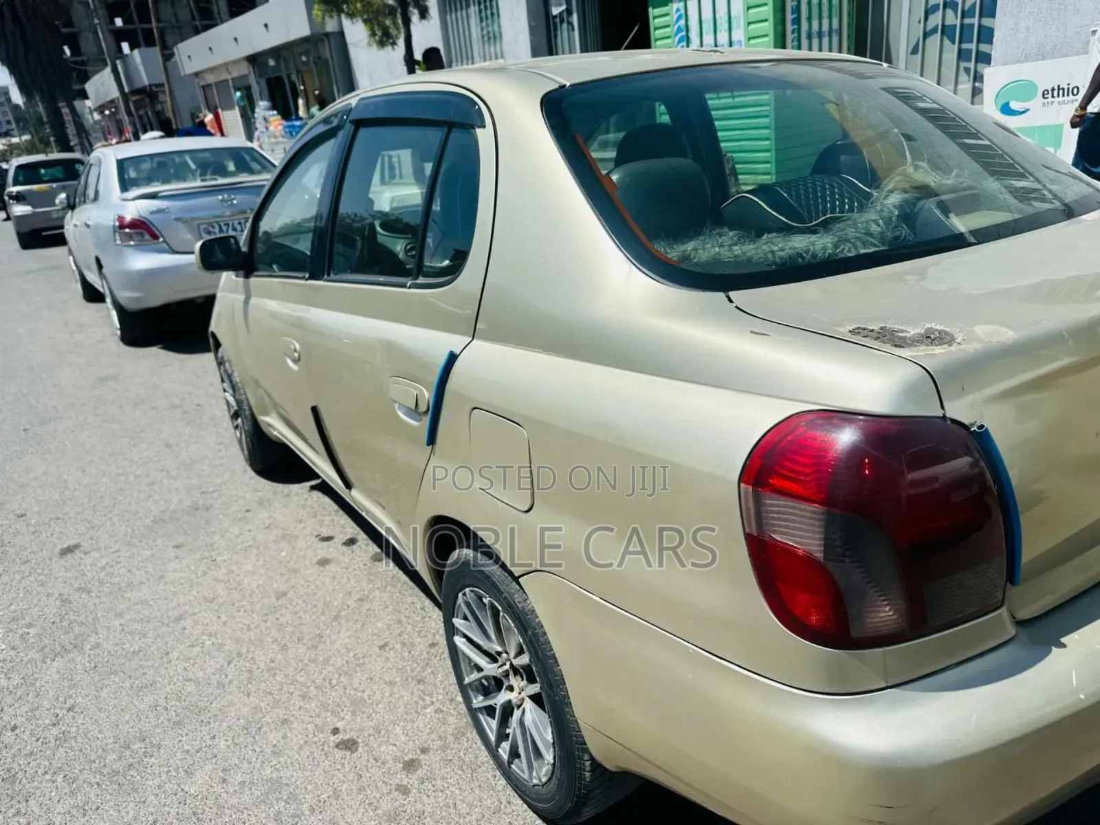 Toyota Platz 2002 Gold