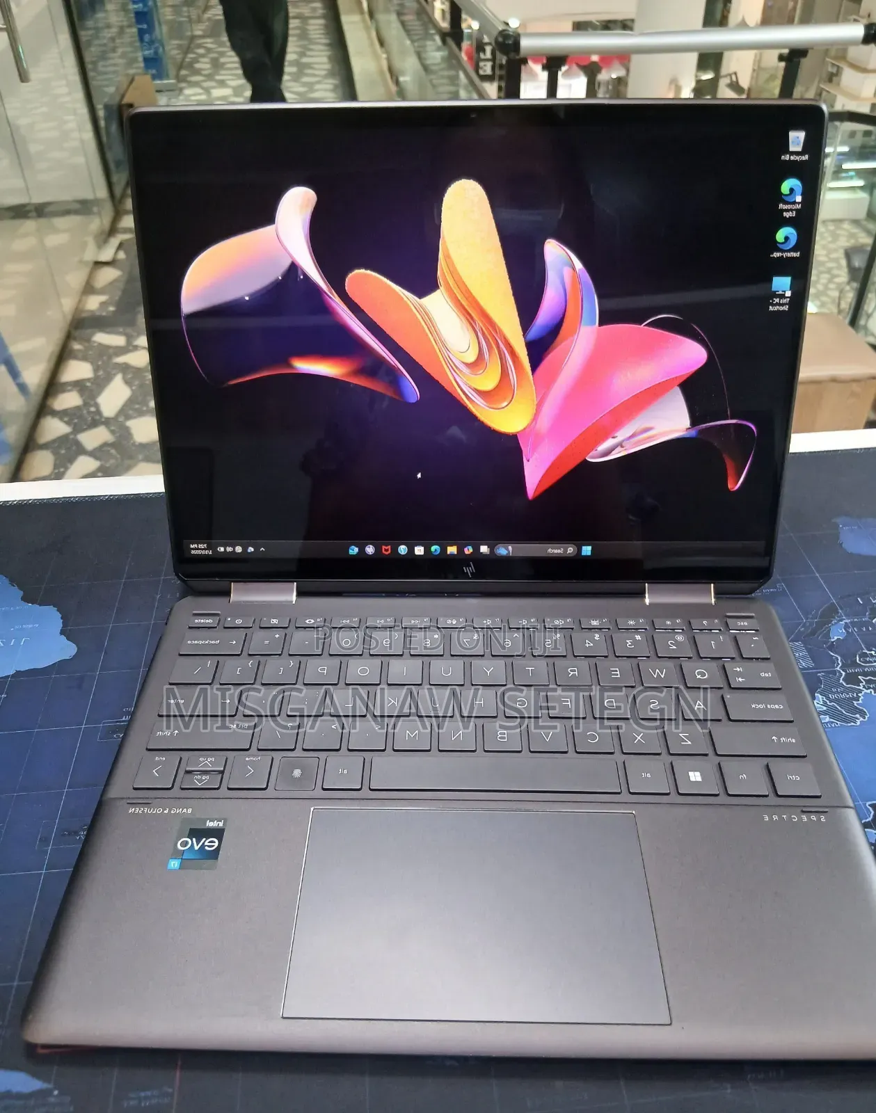 New Laptop HP Spectra 13 16GB Intel Core I7 SSD 1T