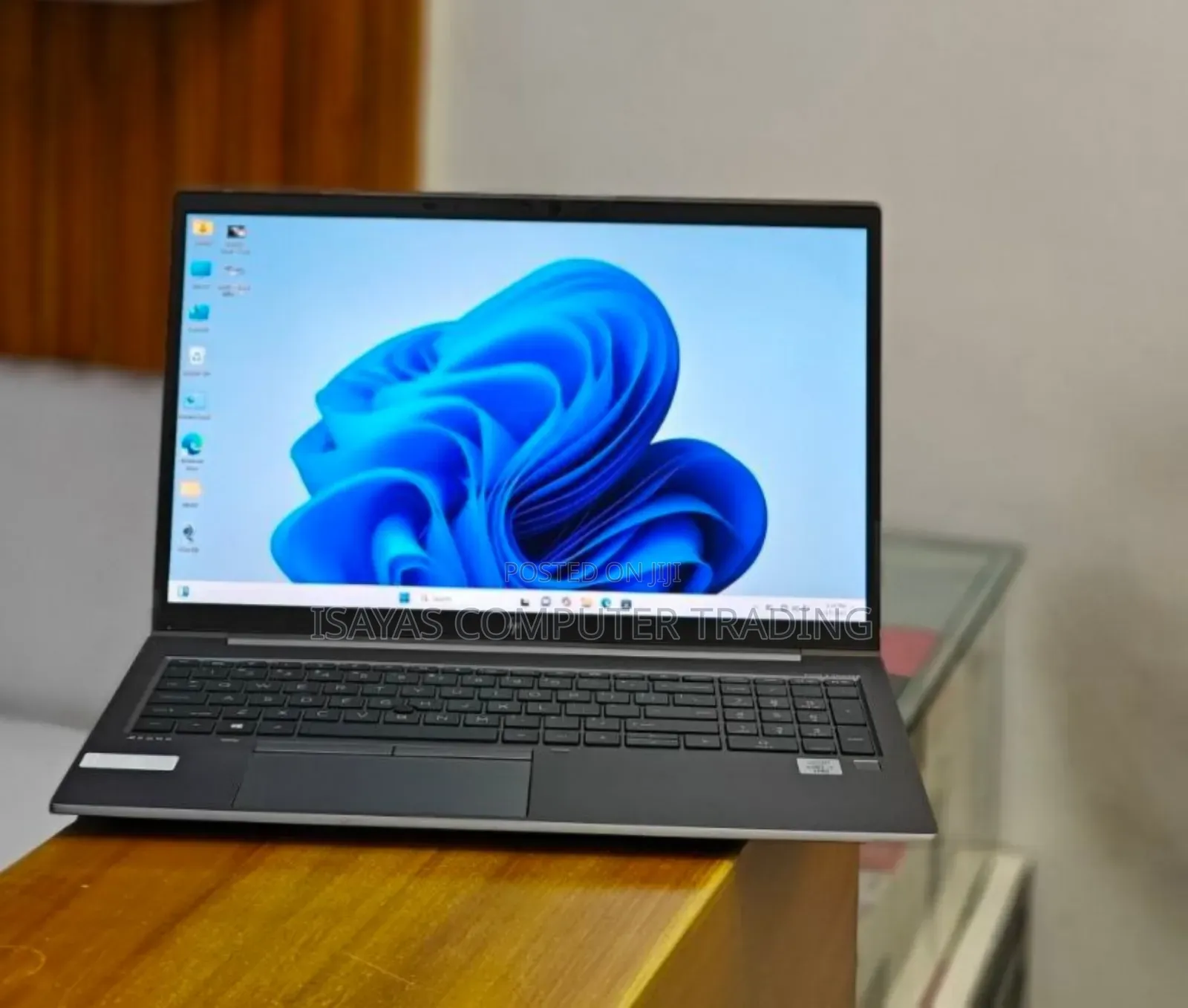 New Laptop HP ZBook Firefly 15 G7 16GB Intel Core I7 SSD 512GB