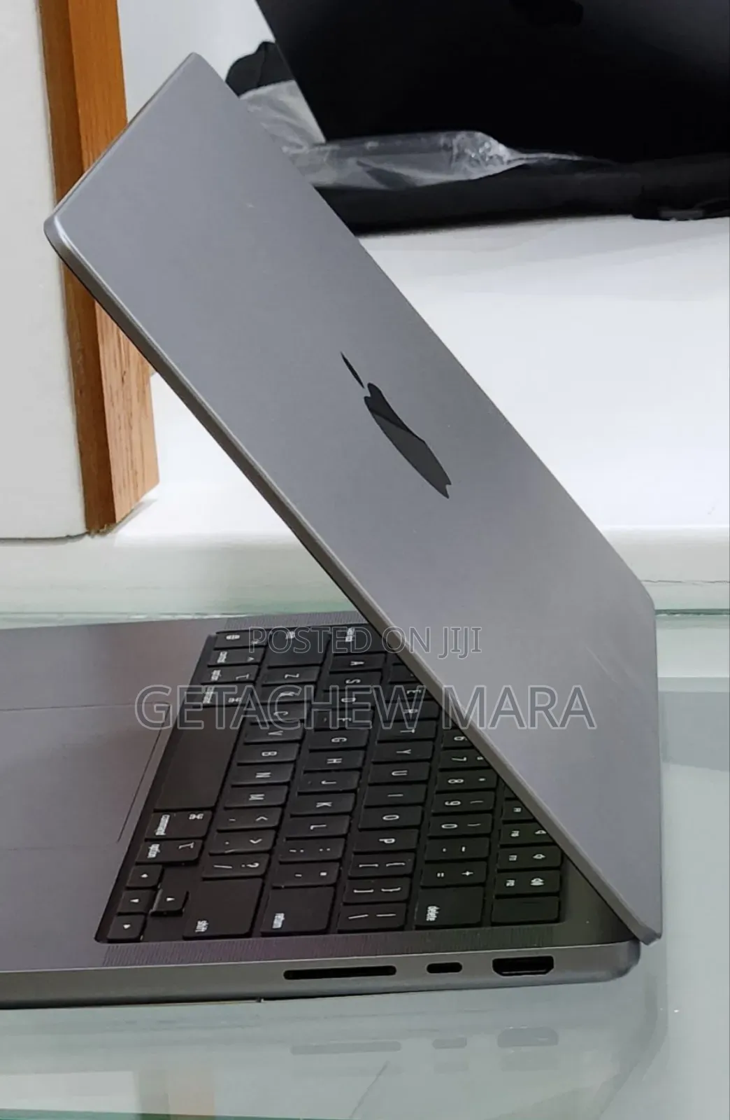 New Laptop Apple MacBook Pro 2021 M1 32GB Intel Atom SSD 512GB