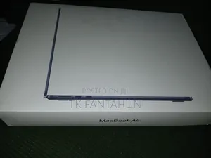 New Laptop Apple MacBook Air 2025 M4 13-Inch 16GB Apple M4 SSD 256GB