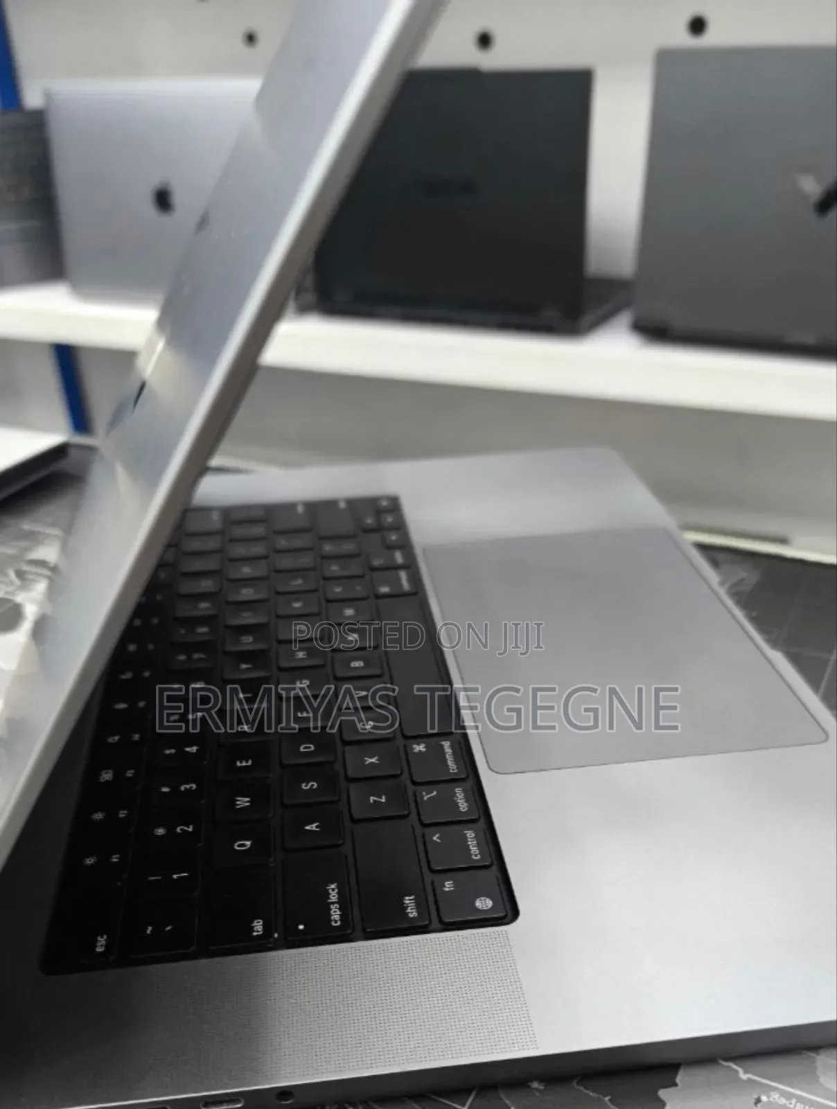 New Laptop Apple MacBook Pro M1 16GB Intel Core I5 SSD 512GB