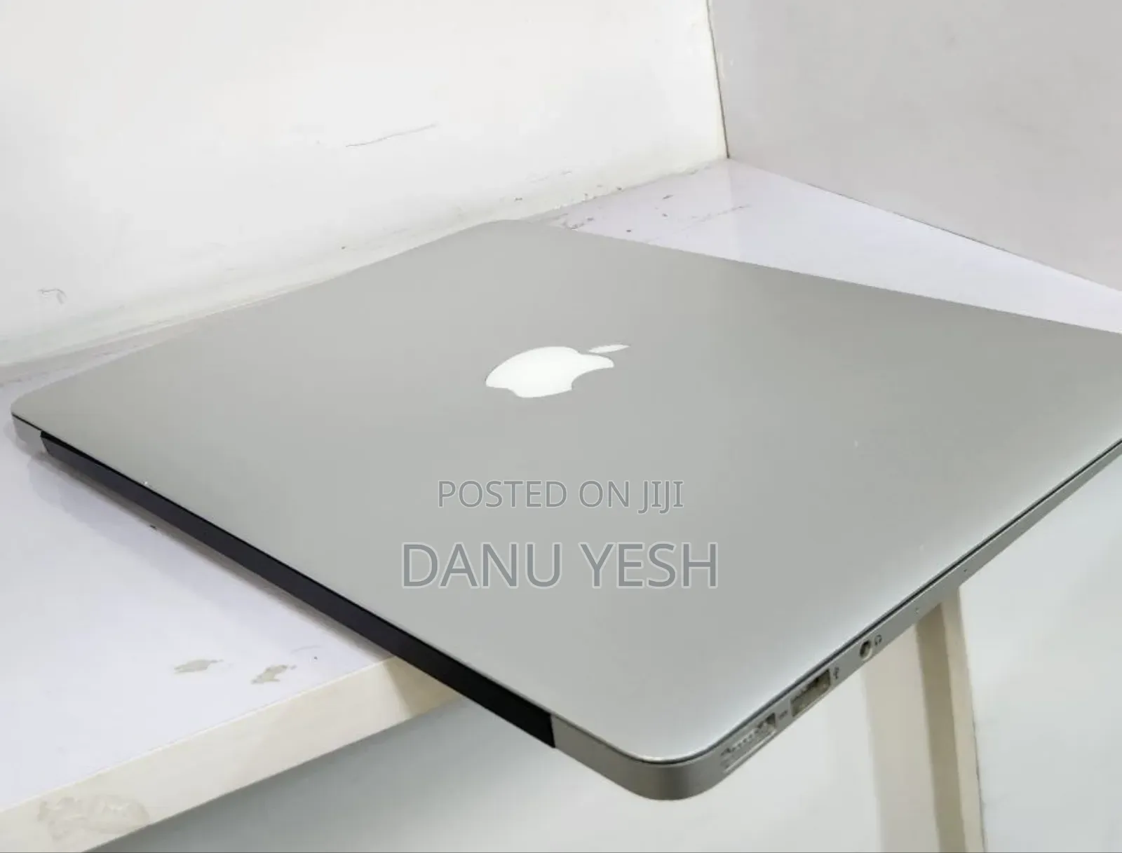 New Laptop Apple MacBook Air 2017 8GB Intel Core I5 SSD 256GB