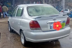 Toyota Platz 2005 Silver
