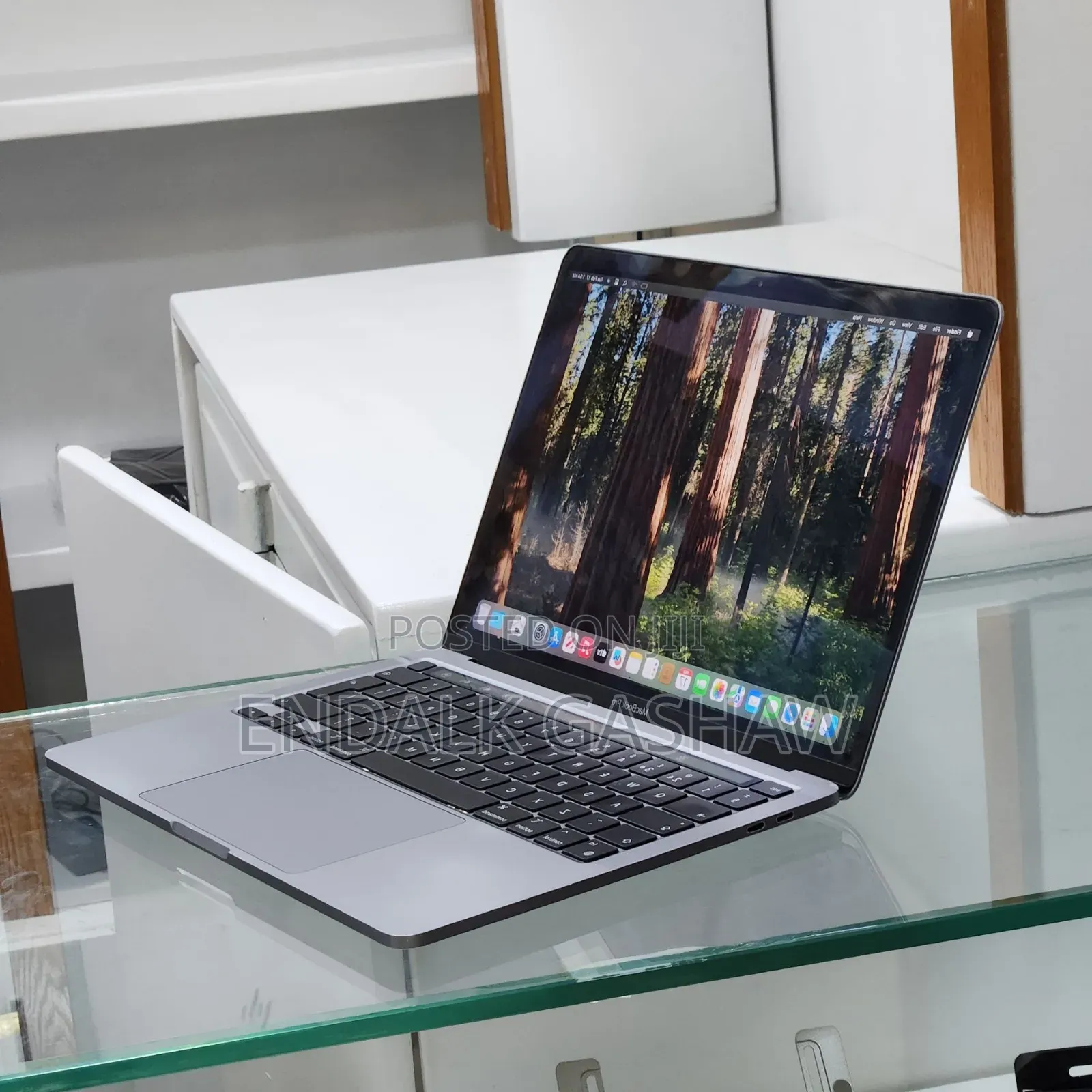 New Laptop Apple MacBook Pro M1 8GB Apple M1 SSD 256GB