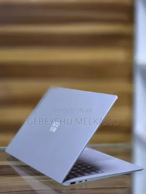 New Laptop Microsoft Surface 16GB Intel Core I7 SSD 256GB
