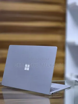 New Laptop Microsoft Surface 16GB Intel Core I7 SSD 256GB