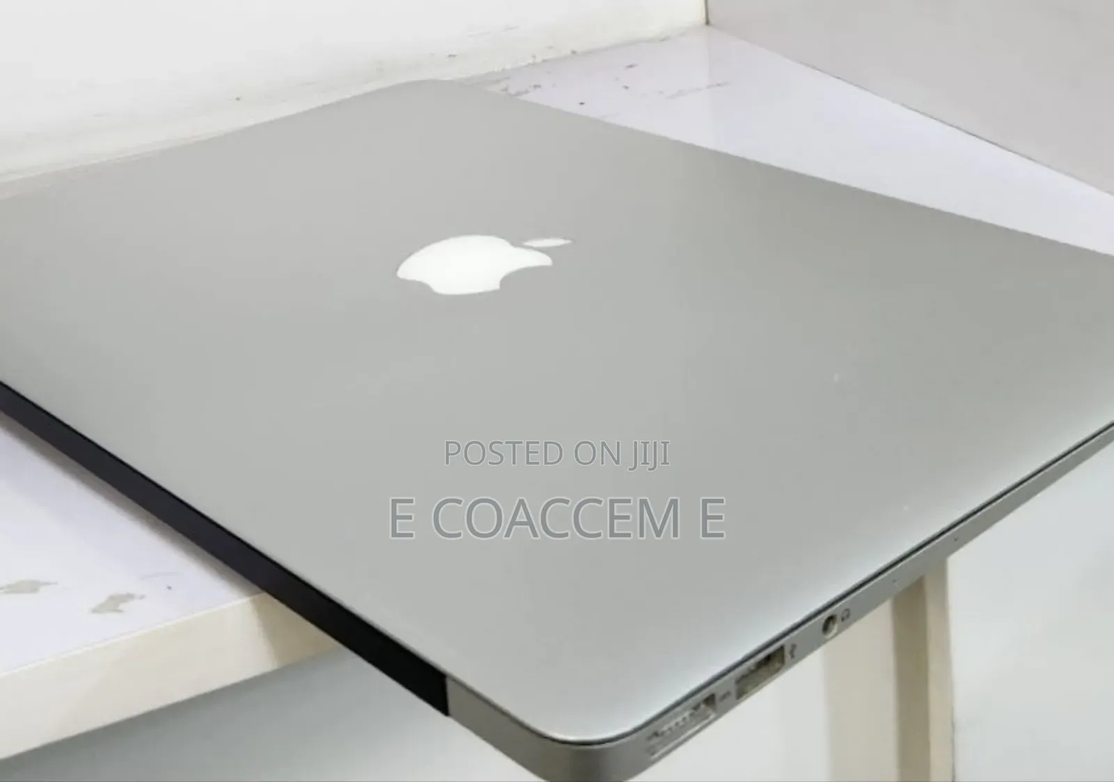 New Laptop Apple MacBook 8GB Intel Core I5 SSD 256GB