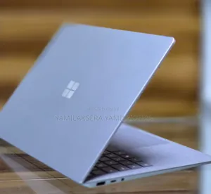 New Laptop Microsoft Surface Book 3 16GB Intel Core I7 SSD 256GB