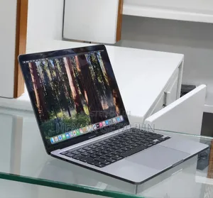 New Laptop Apple MacBook Pro M1 8GB Apple M1 Pro SSD 256GB