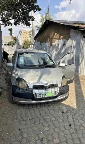 Toyota Vitz 2001 Silver