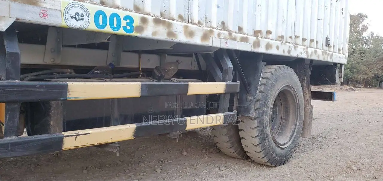 የሚከራይ Isuzu ኮንቴነት Rental Isuzu Container