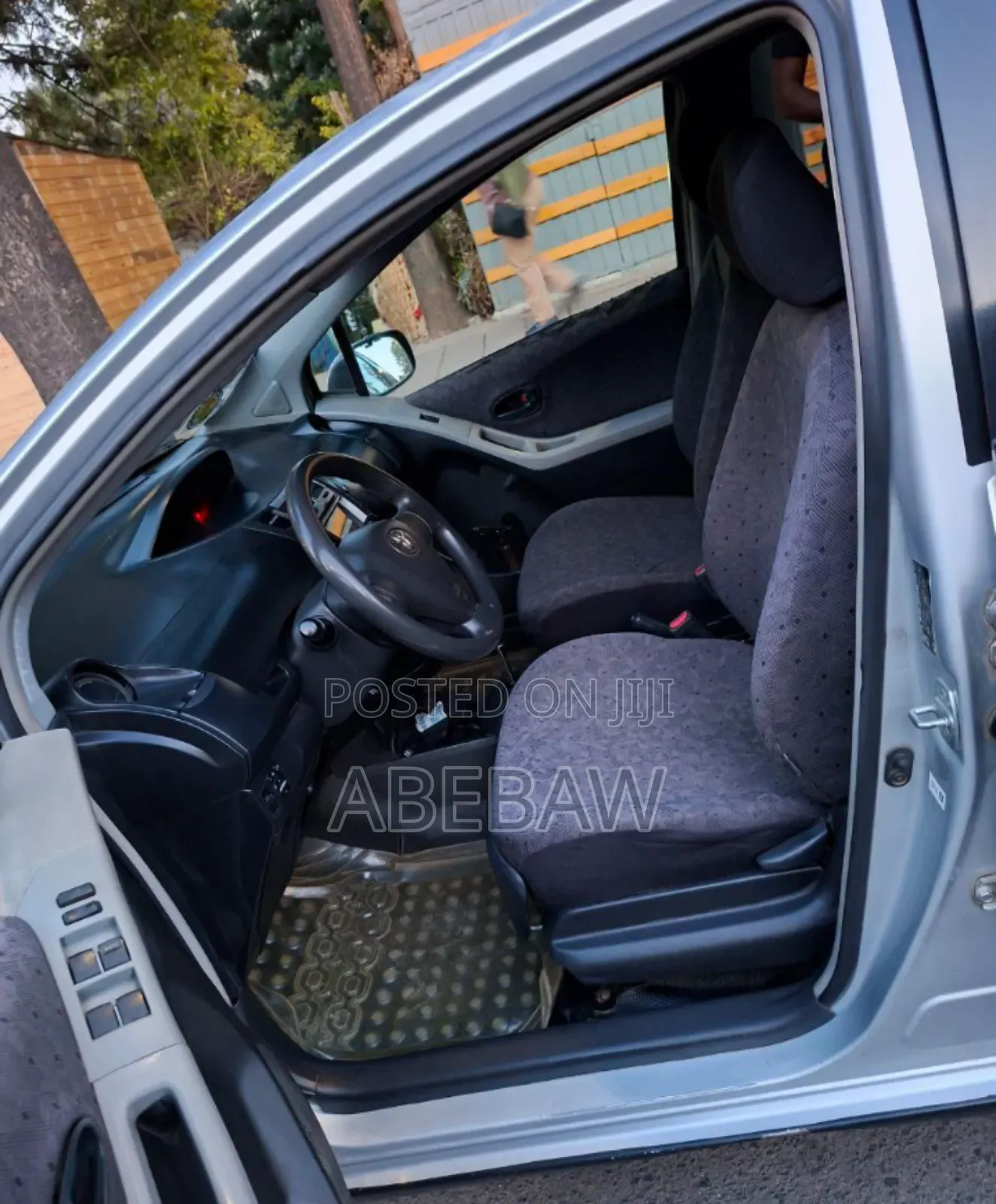 Toyota Yaris 2010 Silver