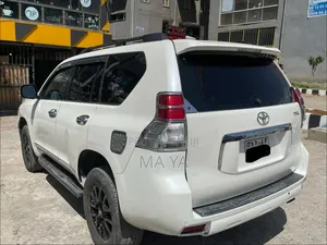 Volkswagen ID.6 2024 White