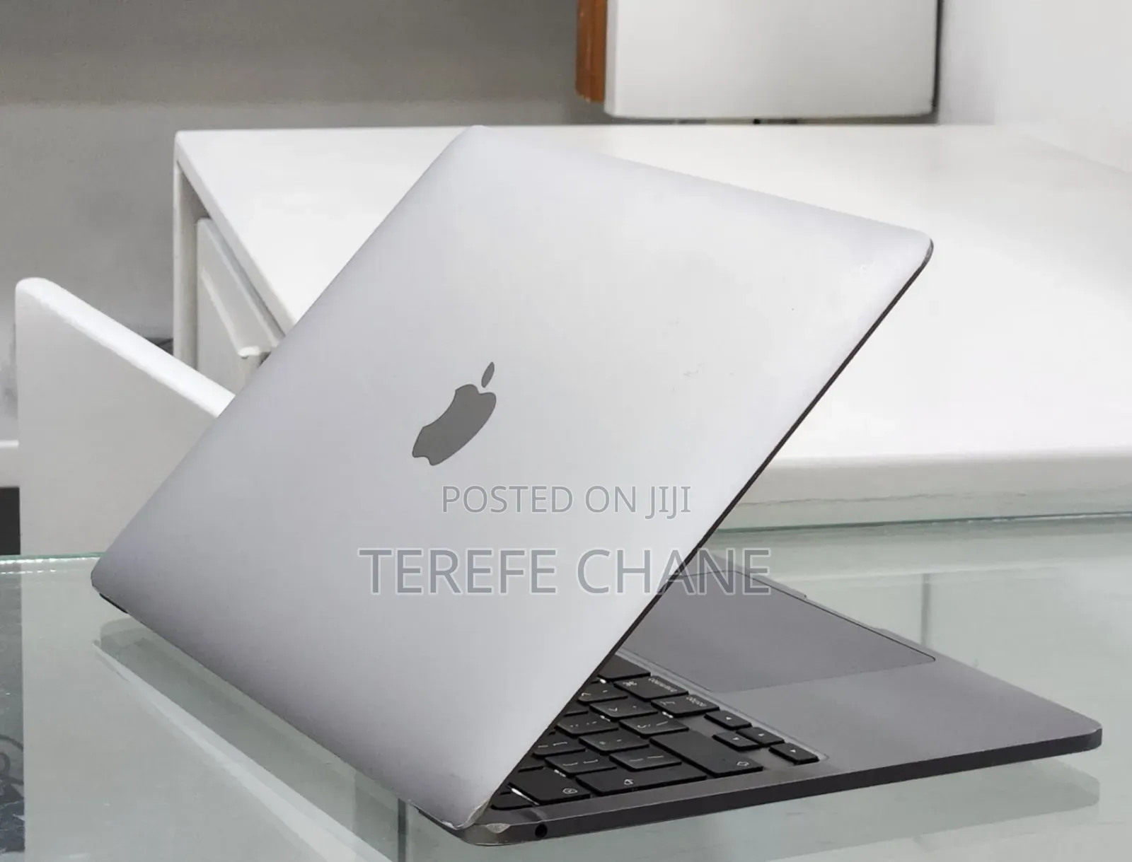 New Laptop Apple MacBook Pro M1 8GB Intel Core I5 SSD 256GB