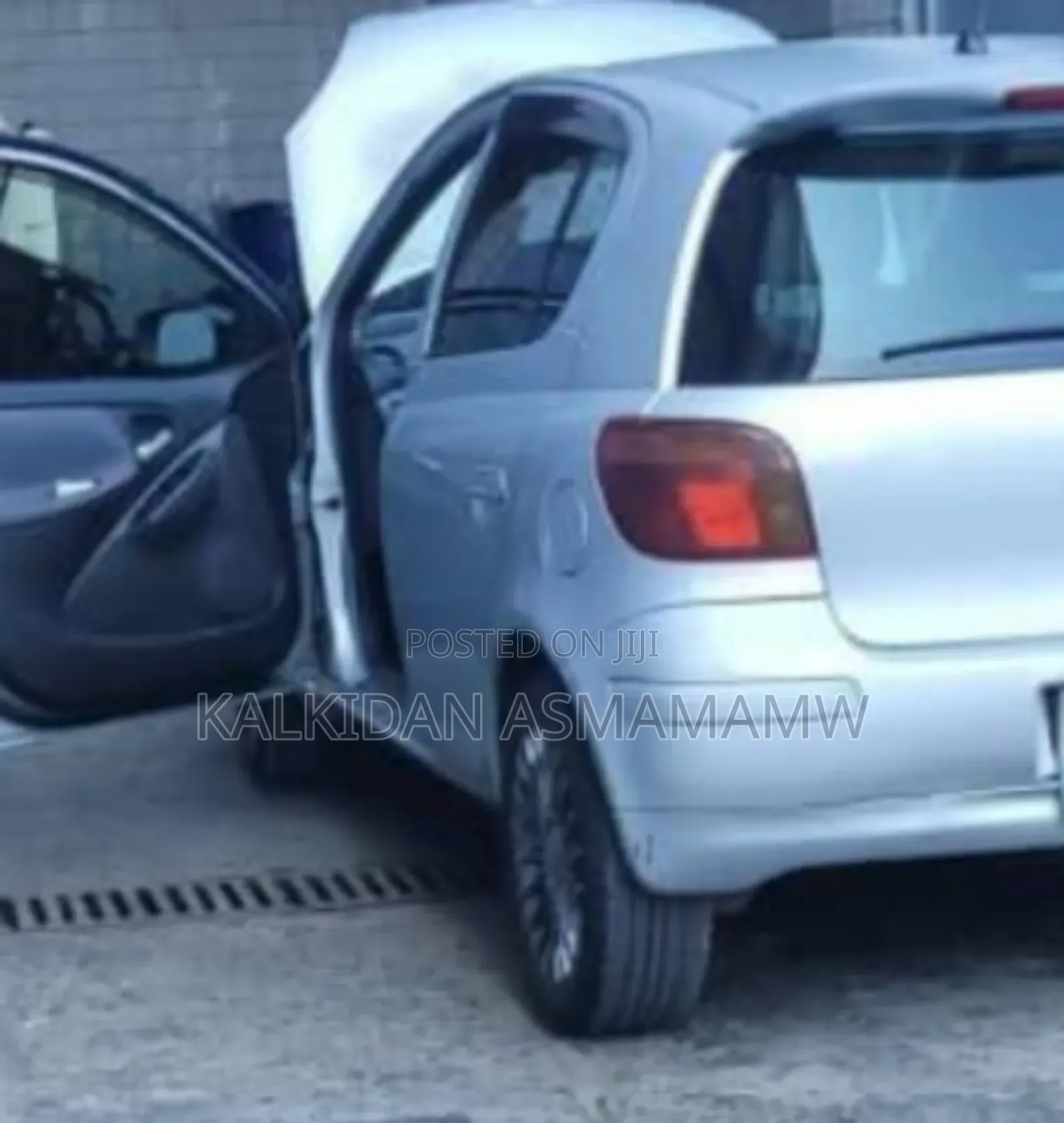 Toyota Vitz 2003 Silver