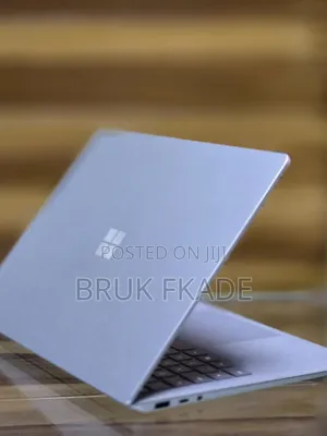 New Laptop Microsoft Surface 16GB Intel Core I7 SSD 256GB
