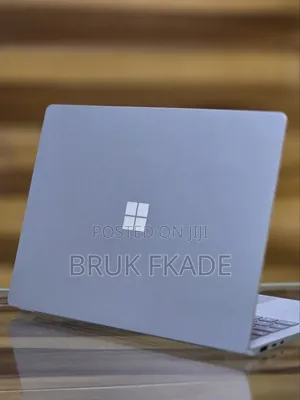 New Laptop Microsoft Surface 16GB Intel Core I7 SSD 256GB