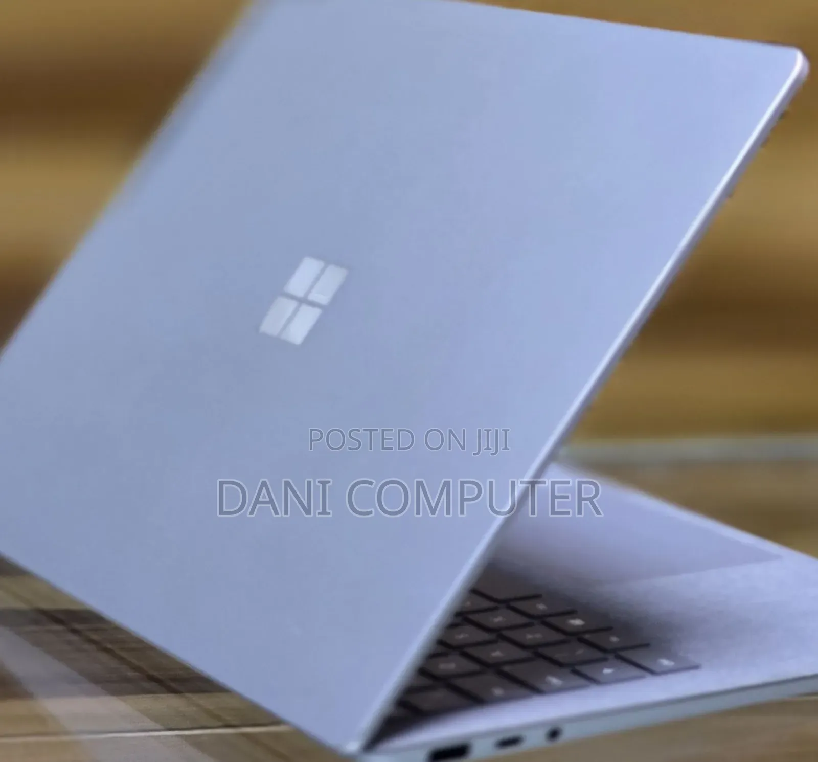 New Laptop Microsoft Surface 16GB Intel Core I7 SSD 256GB