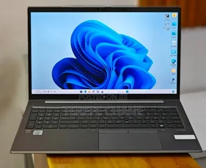 New Laptop HP ZBook Firefly 15 G7 16GB Intel Core I7 SSD 512GB