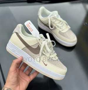 Nike Air Force 1 Low '07 Moon Fossil Fashion Sneaker