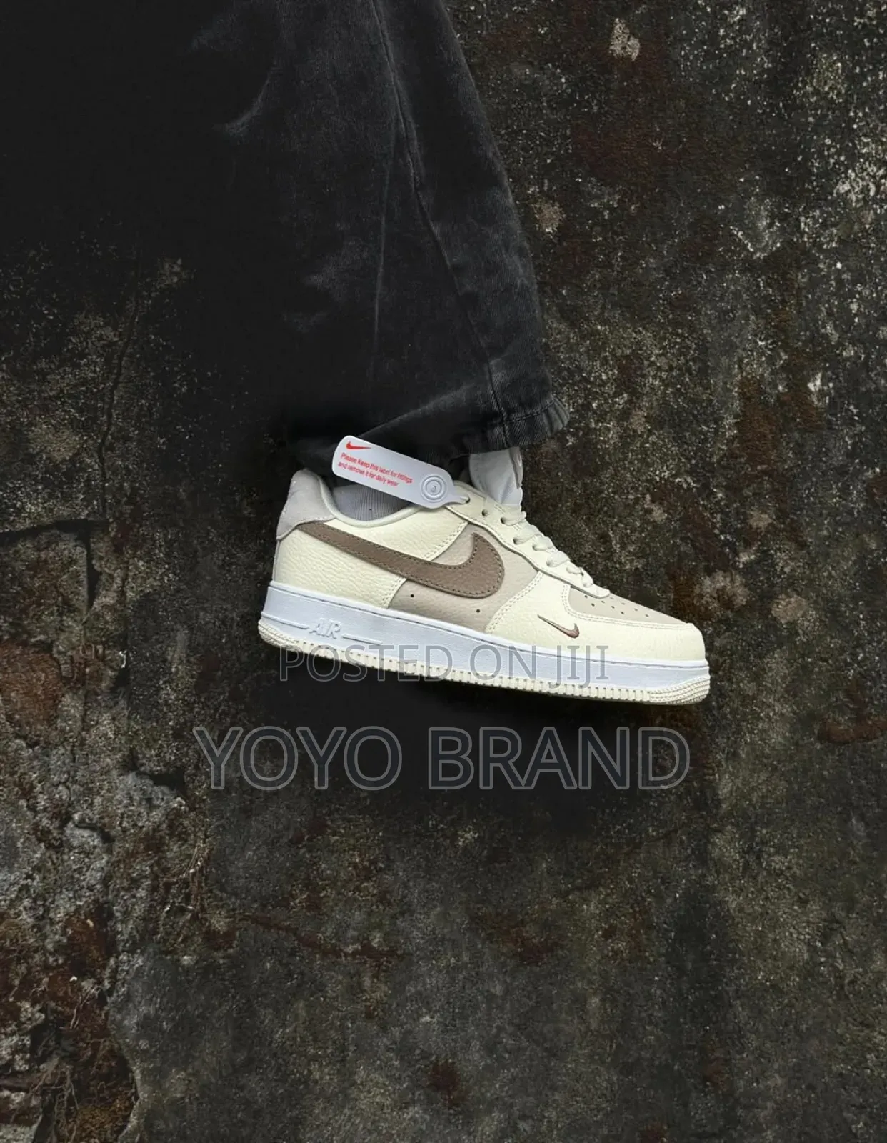 Nike Air Force 1 Low '07 Moon Fossil Fashion Sneaker