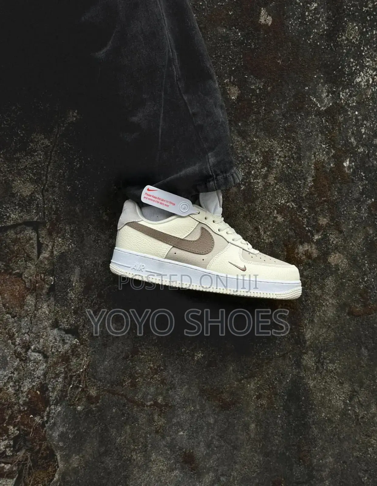 Nike Air Force 1 Low '07 Moon Fossil Fashion Sneaker