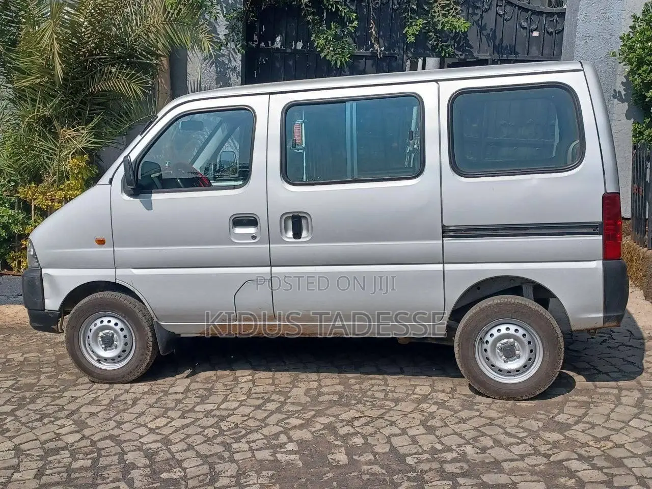 Suzuki Eeco 2025 Silver