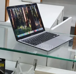 New Laptop Apple MacBook Pro M1 8GB Apple M1 SSD 256GB