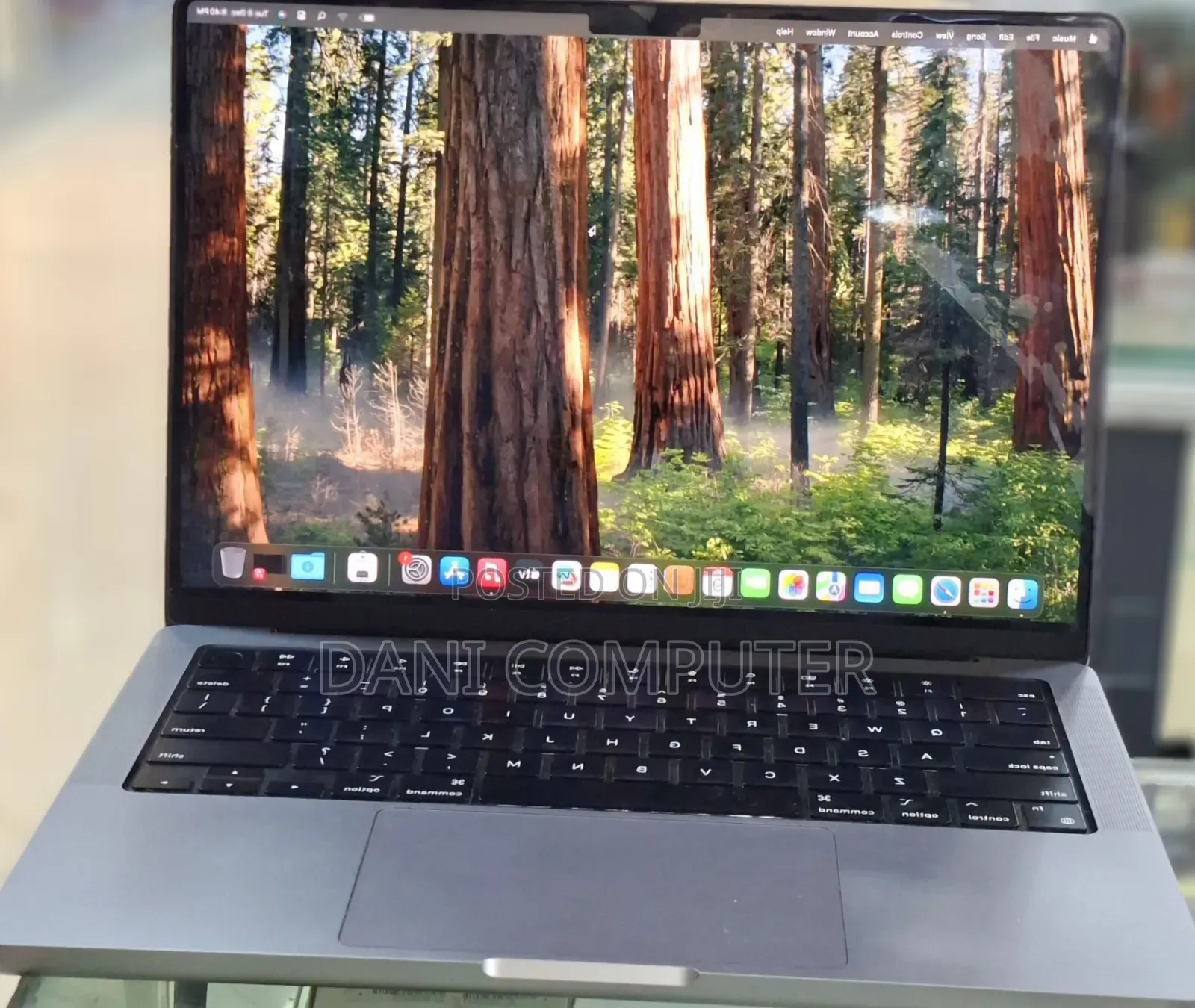 New Laptop Apple MacBook Pro M1 32GB Apple M1 Pro SSD 512GB