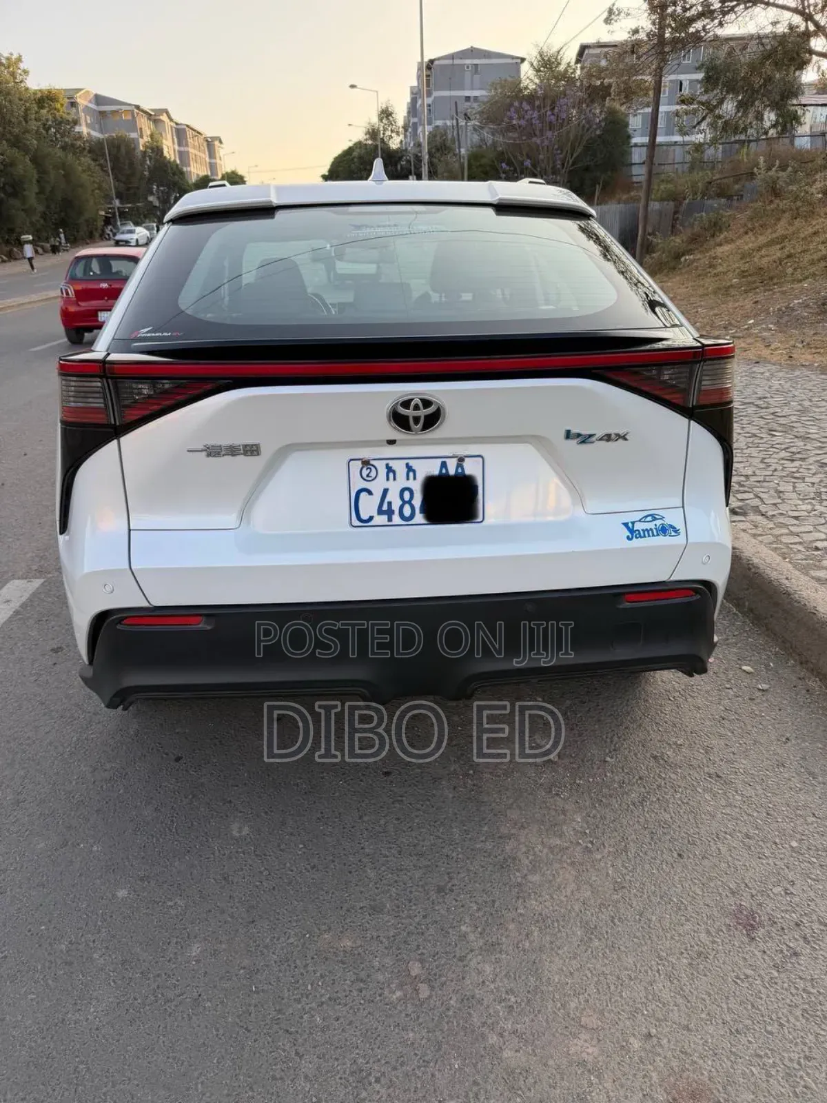 Toyota bZ4X 71.4 kWh AWD 2023 White