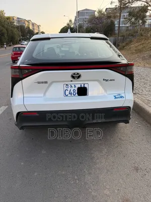 Toyota bZ4X 71.4 kWh AWD 2023 White