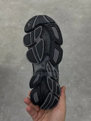 New Balance // Free Delivery