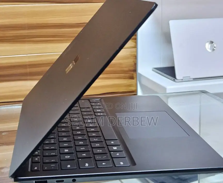 New Laptop Microsoft Surface 16GB Intel Core I7 SSD 256GB