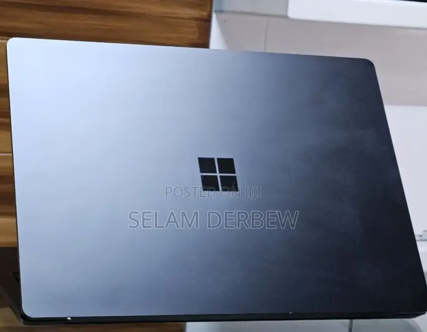 New Laptop Microsoft Surface 16GB Intel Core I7 SSD 256GB