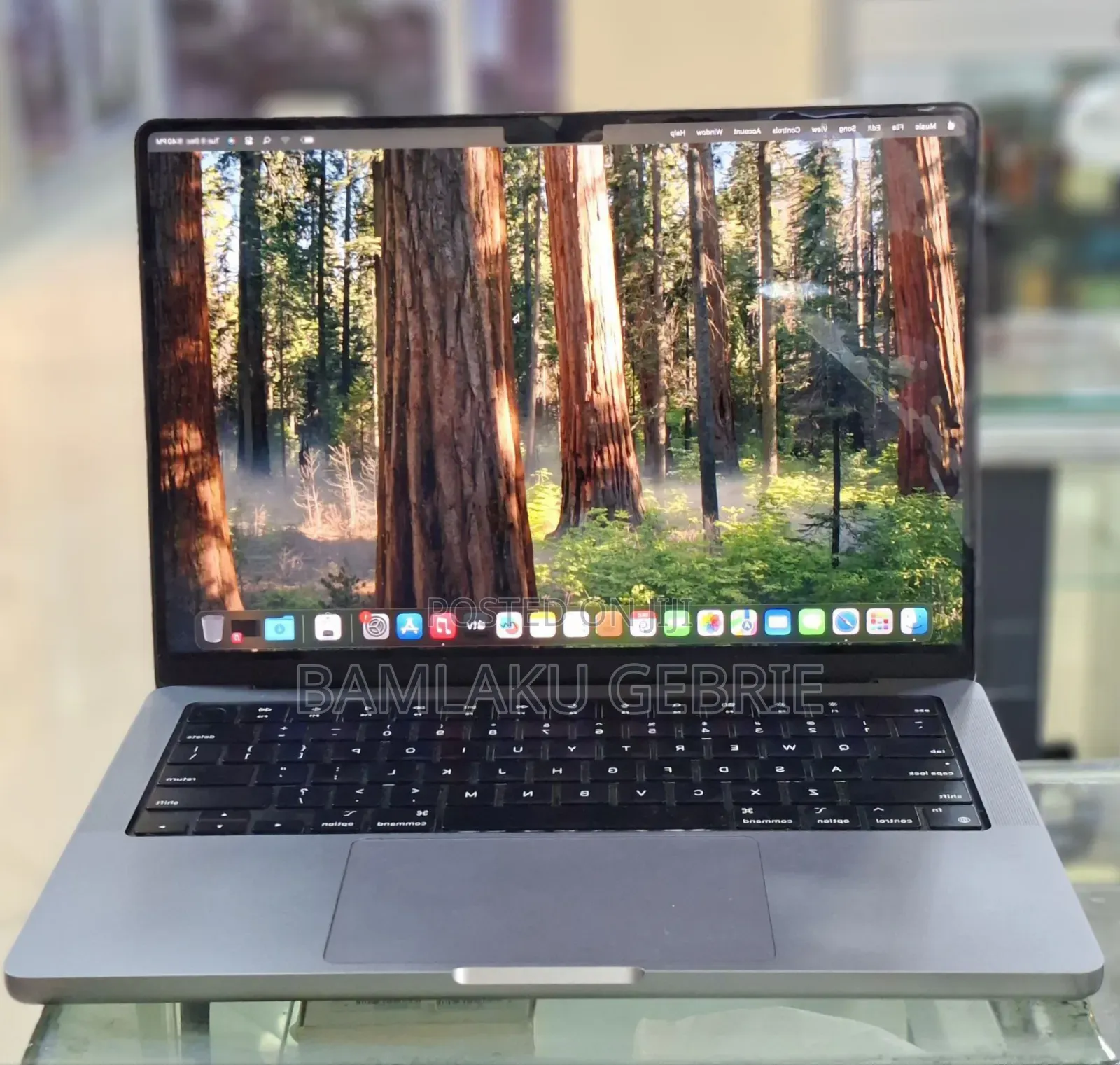 New Laptop Apple MacBook Pro M1 32GB Apple M1 Pro SSD 512GB