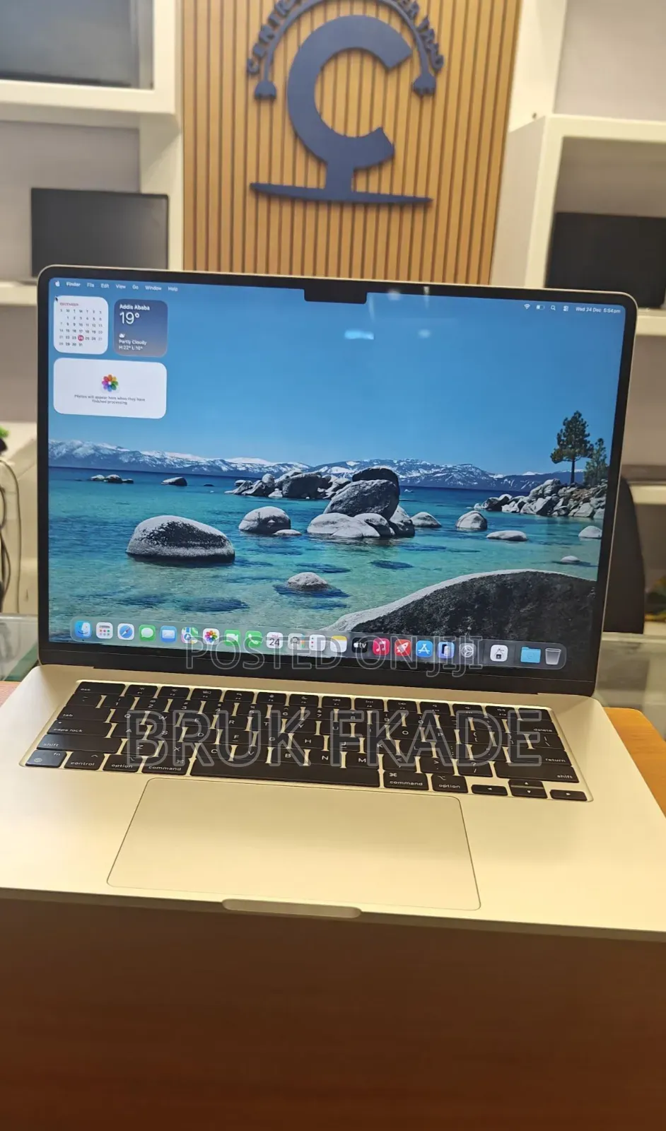 New Laptop Apple MacBook Air 2024 M3 15-Inch 8GB Apple M3 SSD 256GB