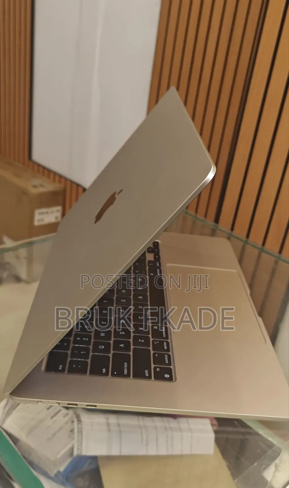 New Laptop Apple MacBook Air 2024 M3 15-Inch 8GB Apple M3 SSD 256GB