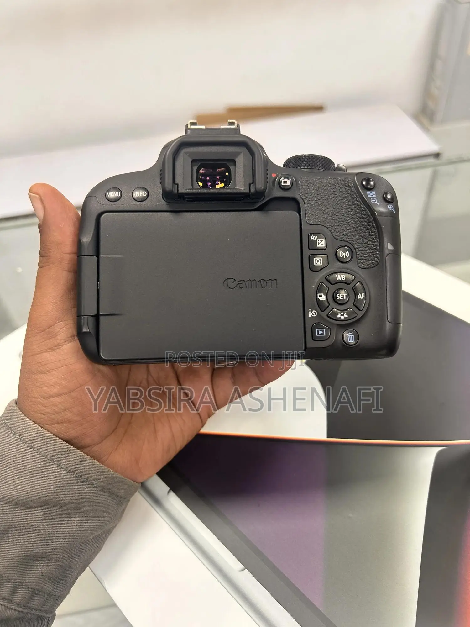 Canon 800d