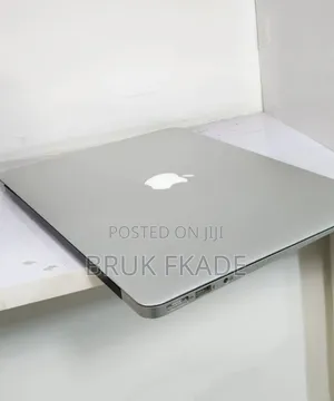 New Laptop Apple MacBook Air 2017 8GB Intel Core I5 SSD 256GB