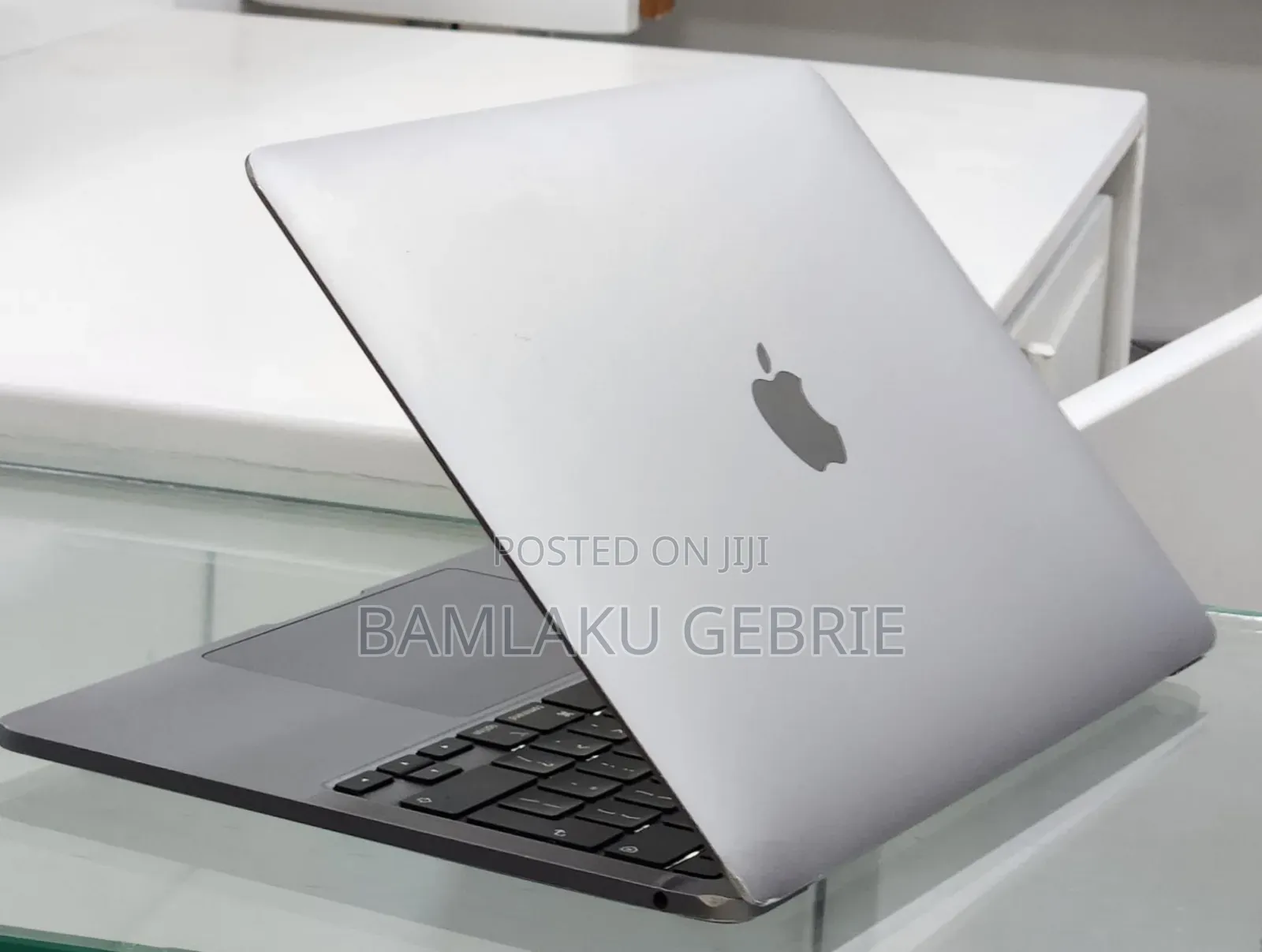 New Laptop Apple MacBook Pro M1 8GB Apple M1 Pro SSD 256GB