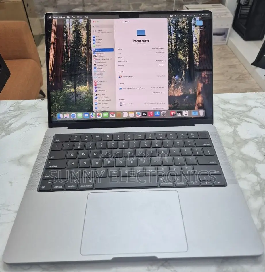 New Laptop Apple MacBook Pro M1 16GB Apple M1 Pro SSD 512GB