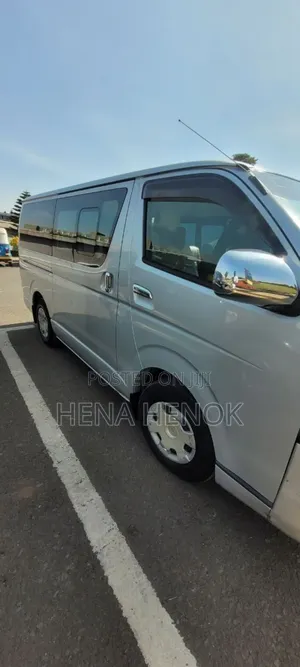 Toyota HiAce 2009 Silver