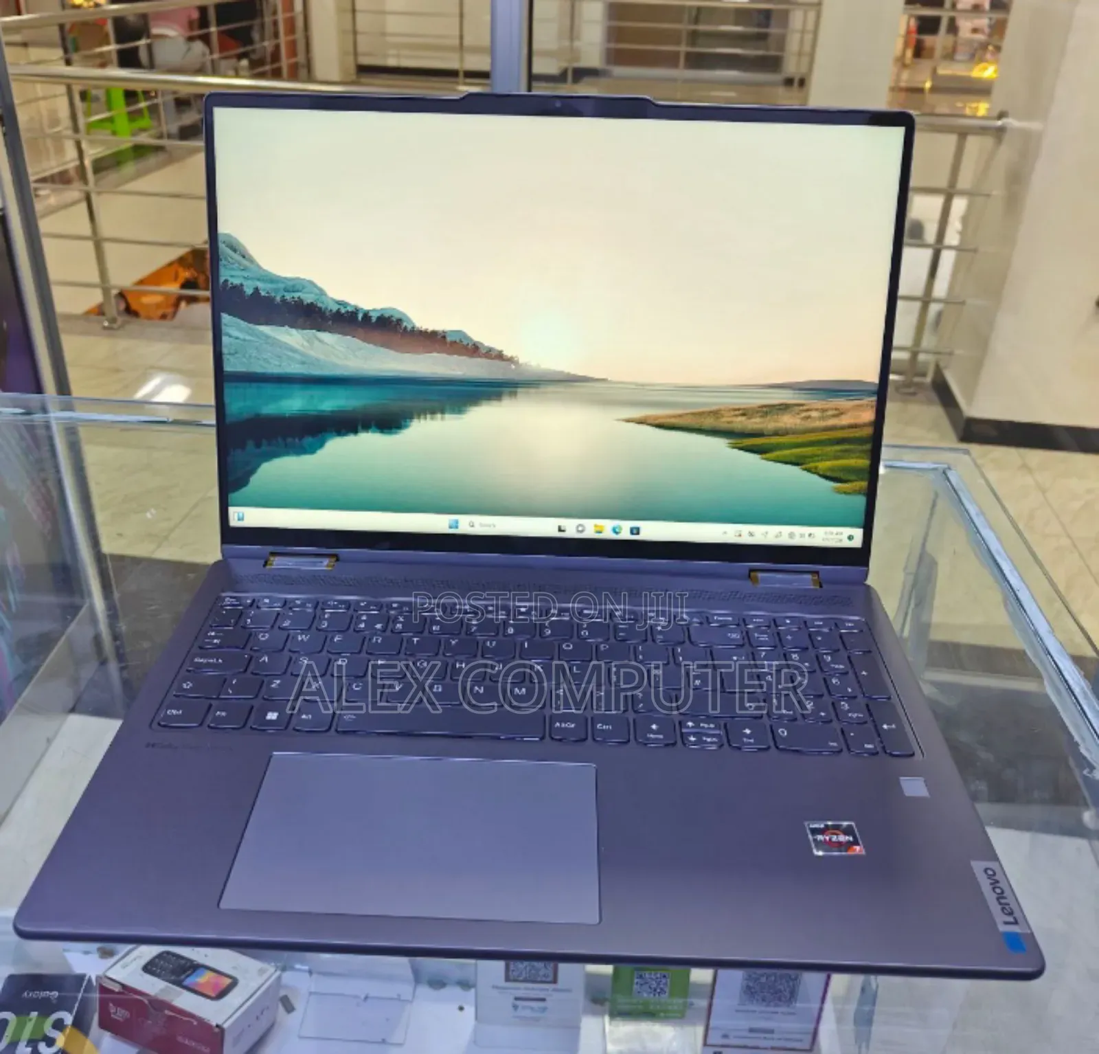 New Laptop Lenovo 16GB AMD Ryzen 7 SSD 512GB