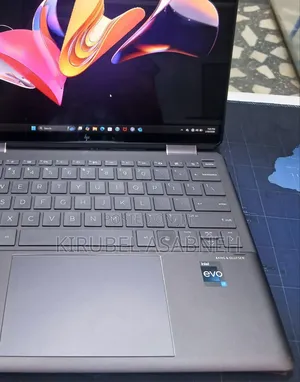 New Laptop HP Spectra 13 16GB Intel Core I7 SSD 1T