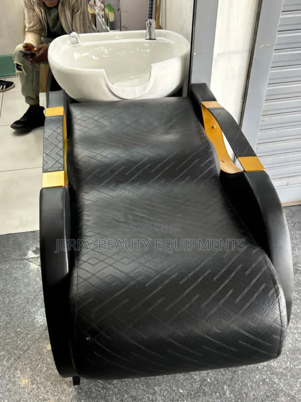 High-quality Ceramic Hair Wash Basin With Recliner