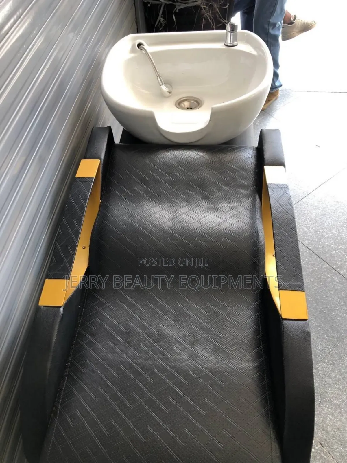 High-quality Ceramic Hair Wash Basin With Recliner