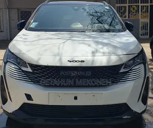 Peugeot 5008 2023 White