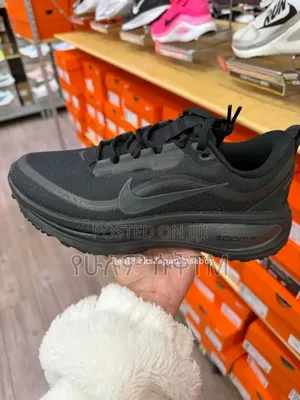 Nike Vomero 18 Gore-Tex GTX 'Triple Black' Men's Shoes