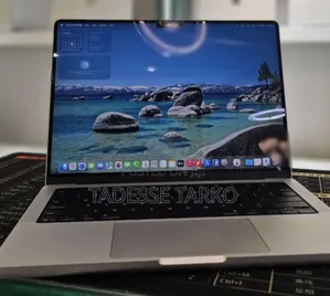 New Laptop Apple Macbook Pro 2025 M5 14-Inch 16GB Apple M5 SSD 512GB